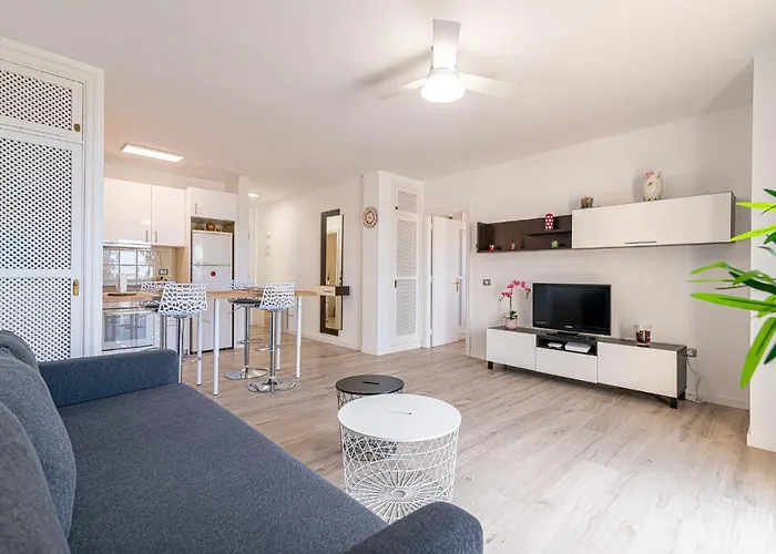 Floor With Ocean View דירה