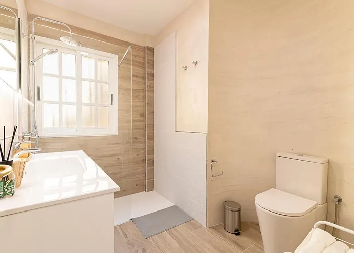 Floor With Ocean View אדחה