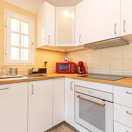 Floor With Ocean View アパート アデヘ