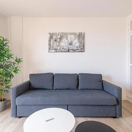 Floor With Ocean View アデヘ