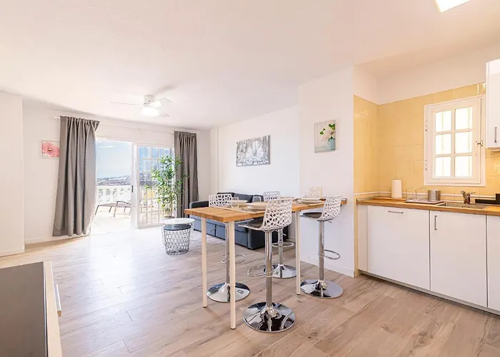 Floor With Ocean View Апартаменты *