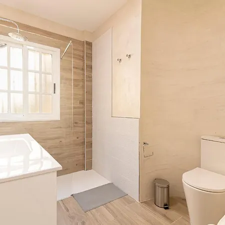 Floor With Ocean View אדחה